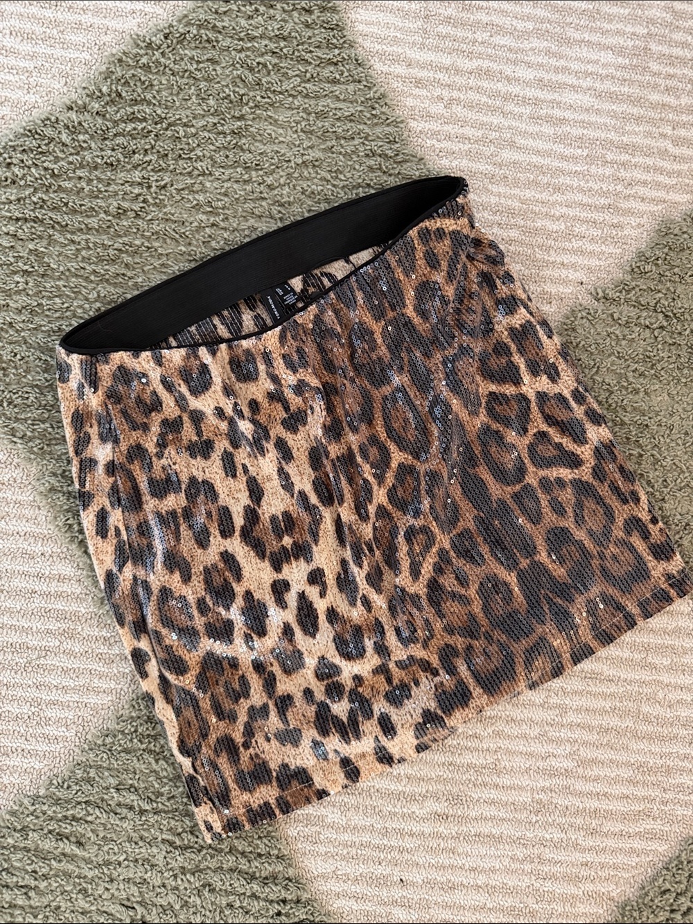 Vero Moda Leopard Print Mini Skirt in Brown and Black - Picture 1 of 3